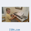 В иерусалиме:фортепиано и гитара!