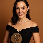 Галь Гадот получает еврейский Нобель за защиту Израиля