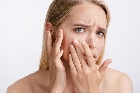 Проблемы с кожей в период смены сезонов: почему они появляются и как с этим справляться