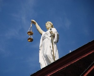Юридический советник открыто пошла против коалиции 