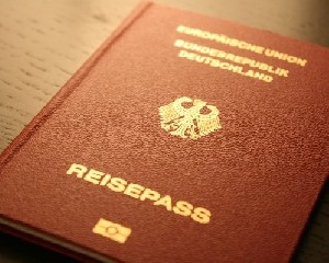 Европейские страны выдают паспорта израильским заложникам 