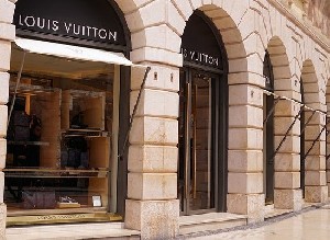 Louis Vuitton винят в поддержке палестинцев 
