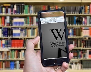 Wikipedia оскандалилась… 