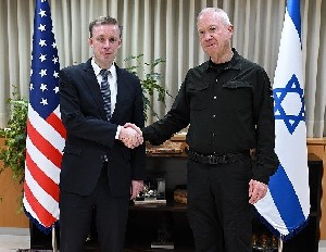 Галант улетел в США. Почему этот визит имеет особое значение?  