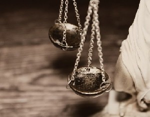 Суд оставил под стражей родню террориста 