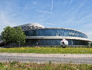 Adidas: новая кампания – новый скандал 