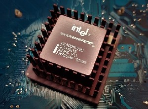 Intel готовит масштабные сокращения 