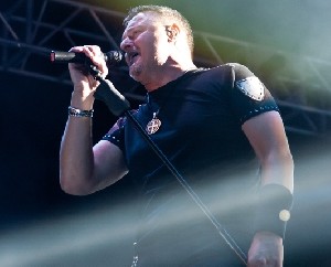 Любитель нацистов пользуется популярностью 