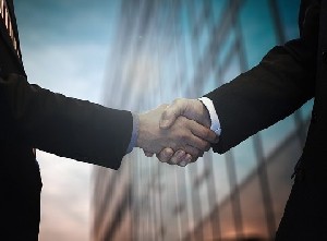 Барнеа возвращается в Катар 