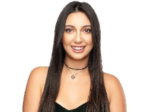 Юваль Рафаэль улетела в Базель 