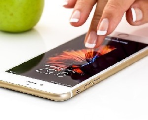 За Hot Mobile предлагают два миллиарда 