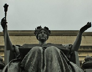 Десятки студентов отстранены из-за участия в антиизраильских акциях 