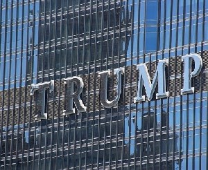 Трампу сообщили, что он фигурирует в файлах Эпштейна