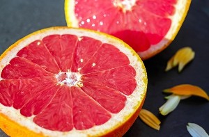 Неожиданный враг: как грейпфрут мешает действию лекарств