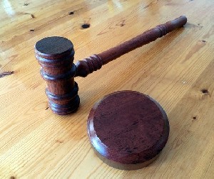 Допрашивать премьера будут по три раза в неделю 