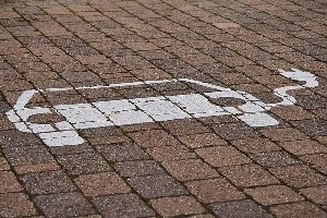 Электрокары подорожают, но не резко: Кнессет утвердил налоги на авто на 2026 год