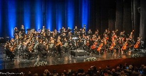 Пианист Николай Луганский и дирижер Станислав Кочановский с Иерусалимским симфоническим оркестром