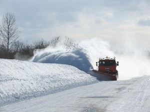 Морозы парализовали США: отменены тысячи рейсов, сотни тысяч домов без света, дороги превратились в каток