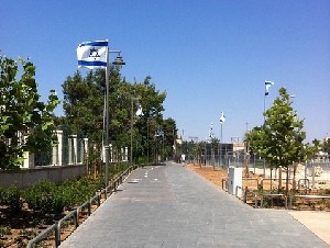 Еш Атид и Кахоль-Лаван требуют роспуска Кнессета на фоне бюджета