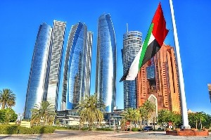 Иранские дроны атаковали Абу-Даби: есть раненые