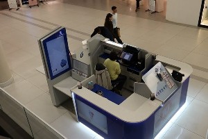 Израиль смягчает режим ЧС: магазины и офисы открываются, школы остаются закрыты