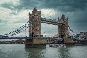 В Лондоне подожгли еврейские скорые 