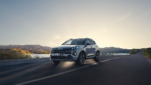 Дорогой бензин меняет правила: время гибридов?