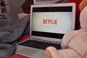Netflix снимает израильский сериал с Клэр Дэйнс в главной роли
