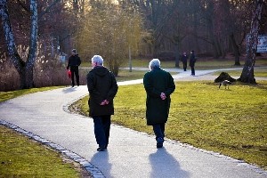 Деменция начинается не в старости: учёные нашли корни болезни ещё в детстве