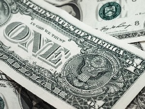 Доллар по 2,80: израильтяне скупают валюту, обменники остались без наличных Доллар по 2,80: израильтяне скупают валюту, обменники остались без наличных